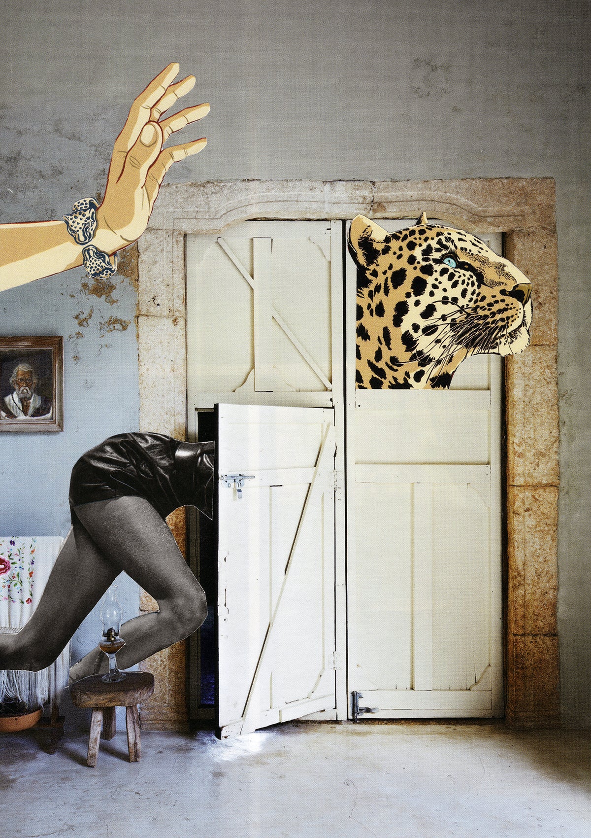 DO NOT DISTURB THE ANIMAL.